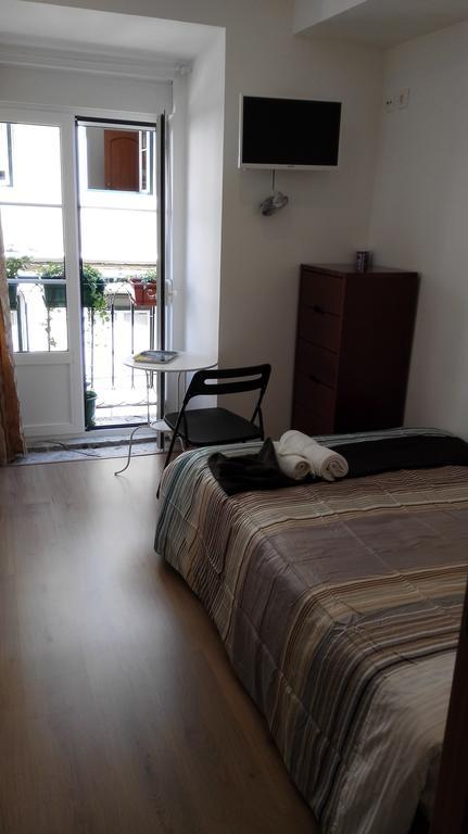 Single Room with Shared Shower and Toilet