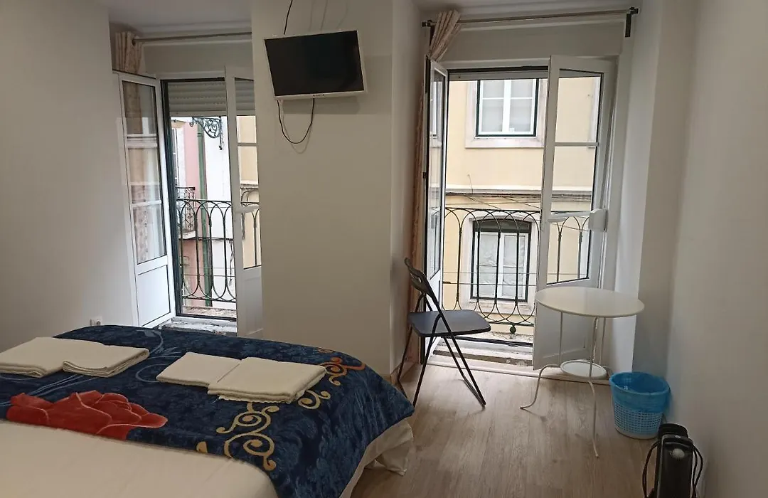 Martim Moniz 28 Guest House-1