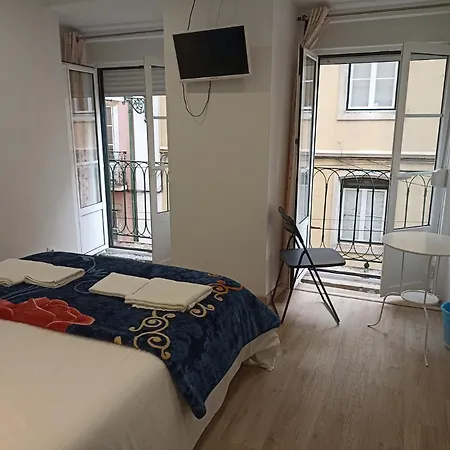 Martim Moniz 28 Guest House-3